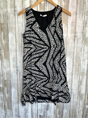 Three Eighty Two NWT Black White Geometric Print Sleeveless Dress XS Flowy Hem